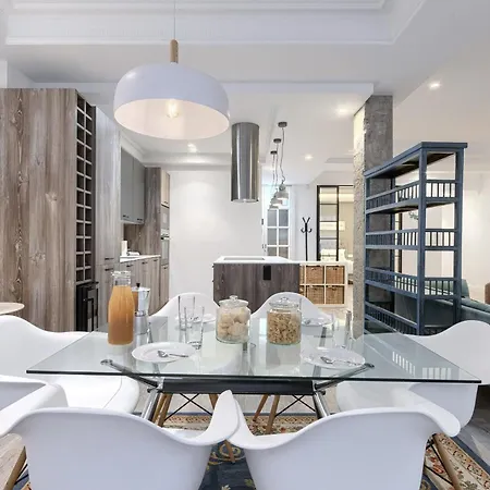 Near Museum Luxury By Next Stop Апартаменты