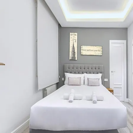 Near Museum Luxury By Next Stop Apartment