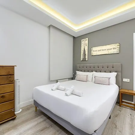 Near Museum Luxury By Next Stop Apartment